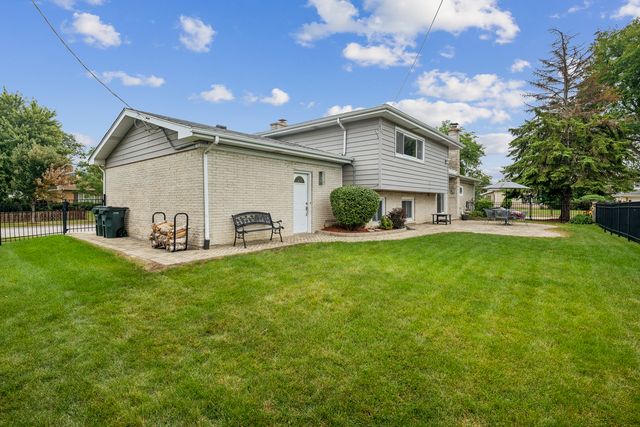 7730 Arcadia Street, Morton Grove, IL 60053