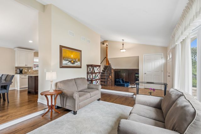7730 Arcadia Street, Morton Grove, IL 60053