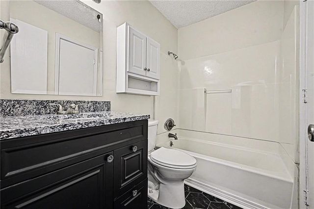 2914 NE 59th Place, Gladstone, MO 64119