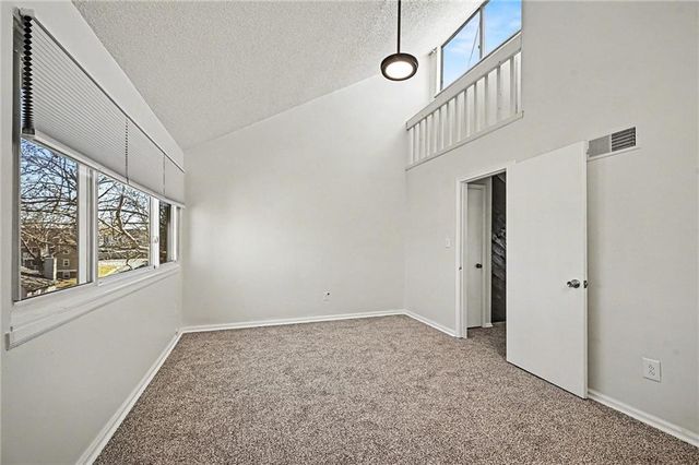 2914 NE 59th Place, Gladstone, MO 64119