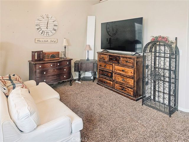 11101 Cypress Falls, Bakersfield, CA 93312