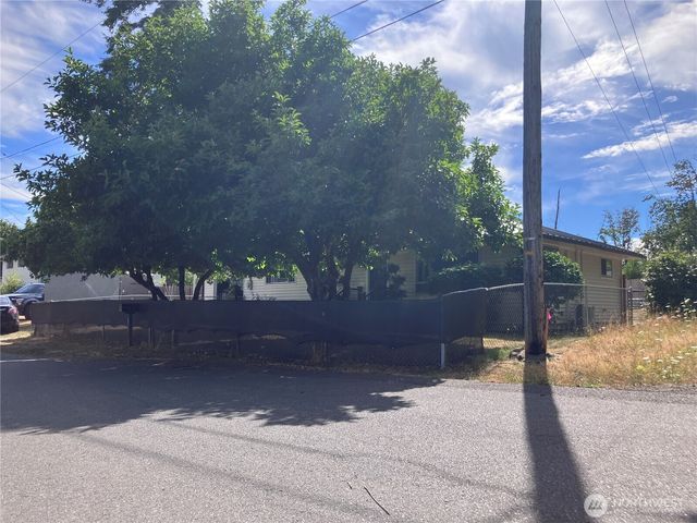 703 S 16th Street, Shelton, WA 98584