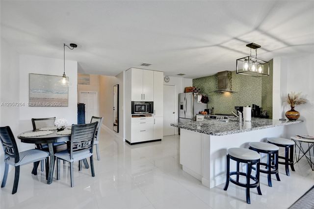 2260 W Discovery Cir W, Deerfield Beach, FL 33442