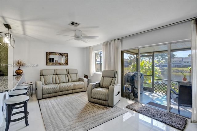 2260 W Discovery Cir W, Deerfield Beach, FL 33442