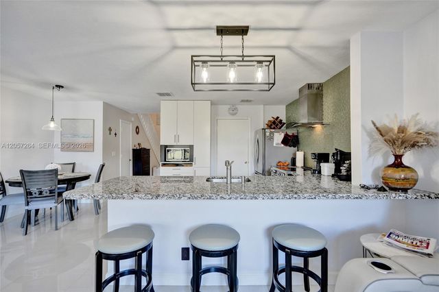 2260 W Discovery Cir W, Deerfield Beach, FL 33442