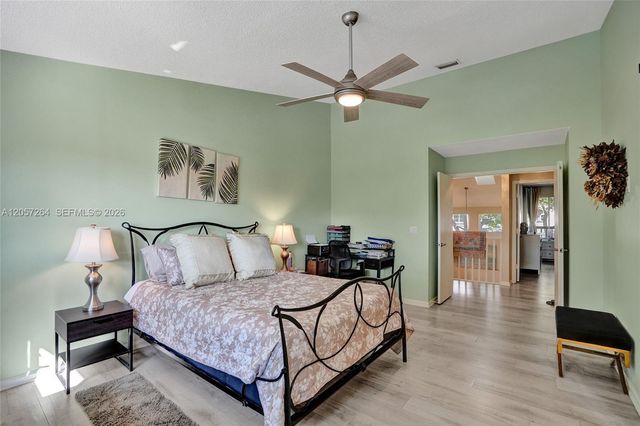 2260 W Discovery Cir W, Deerfield Beach, FL 33442