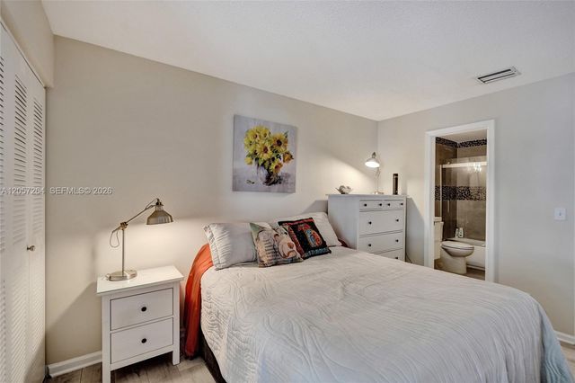 2260 W Discovery Cir W, Deerfield Beach, FL 33442