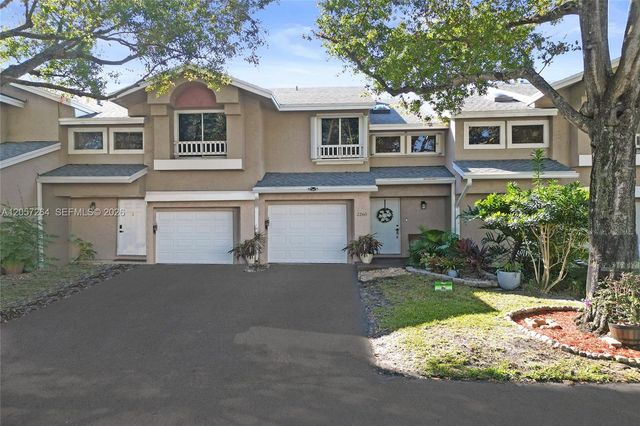 2260 W Discovery Cir W, Deerfield Beach, FL 33442