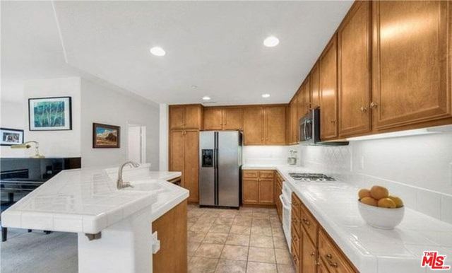 27021 PEBBLE BEACH Drive, Valencia, CA 91381