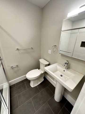 1284 Commonwealth Ave. 7, Boston, MA 02134