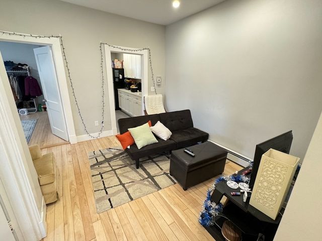 1284 Commonwealth Ave. 7, Boston, MA 02134