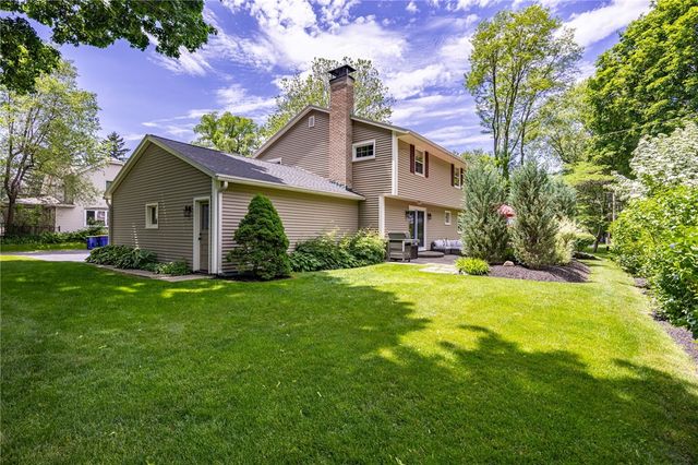 6 Von Deben Lane, Irondequoit, NY 14617