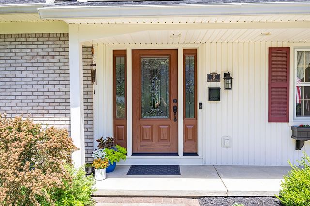 6 Von Deben Lane, Irondequoit, NY 14617