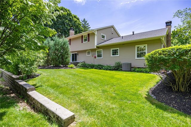 6 Von Deben Lane, Irondequoit, NY 14617