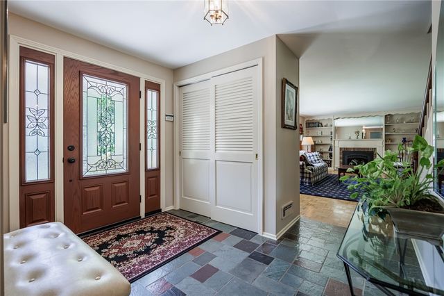 6 Von Deben Lane, Irondequoit, NY 14617