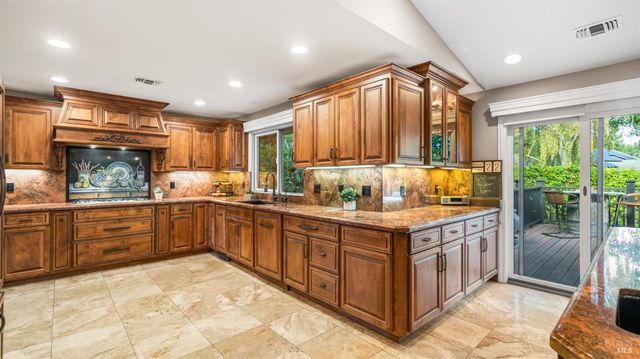 173 San Jose Ct, Vacaville, CA 95688