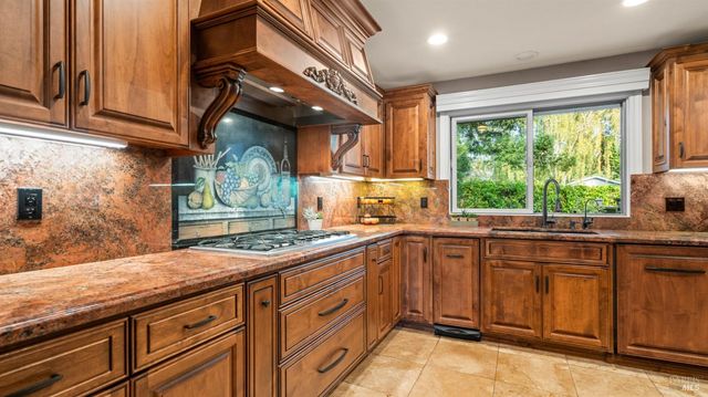 173 San Jose Ct, Vacaville, CA 95688