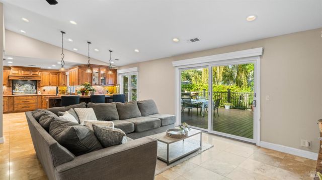 173 San Jose Ct, Vacaville, CA 95688