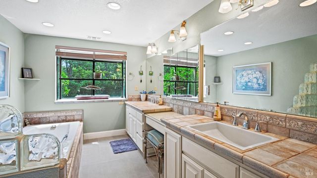 173 San Jose Ct, Vacaville, CA 95688