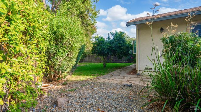 173 San Jose Ct, Vacaville, CA 95688