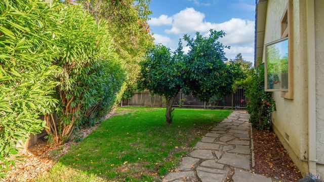 173 San Jose Ct, Vacaville, CA 95688