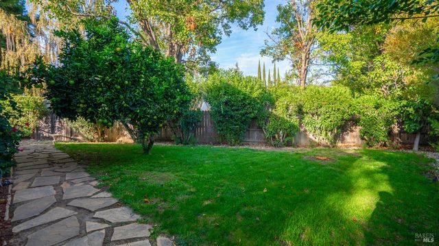 173 San Jose Ct, Vacaville, CA 95688