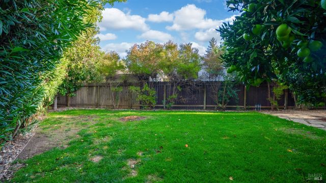 173 San Jose Ct, Vacaville, CA 95688