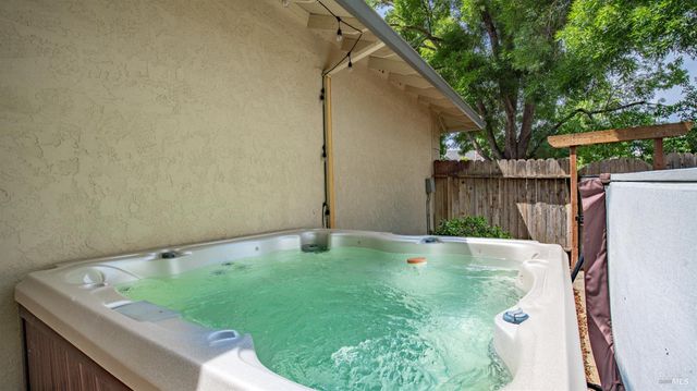 173 San Jose Ct, Vacaville, CA 95688