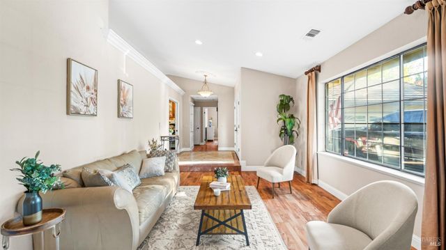 173 San Jose Ct, Vacaville, CA 95688