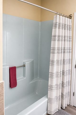 21 Ryan Cir, Springfield, MA 01118