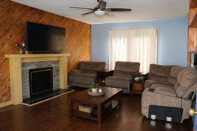 21 Ryan Cir, Springfield, MA 01118