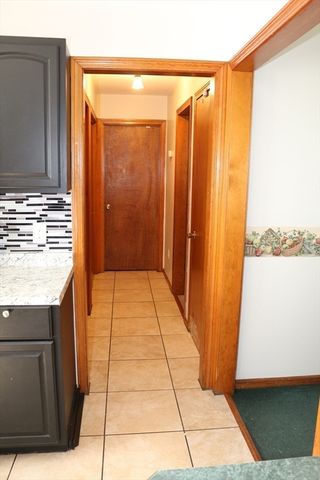 21 Ryan Cir, Springfield, MA 01118