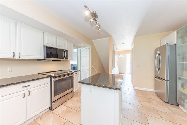 2812 Aspen Ridge Drive, Ann Arbor, MI 48103