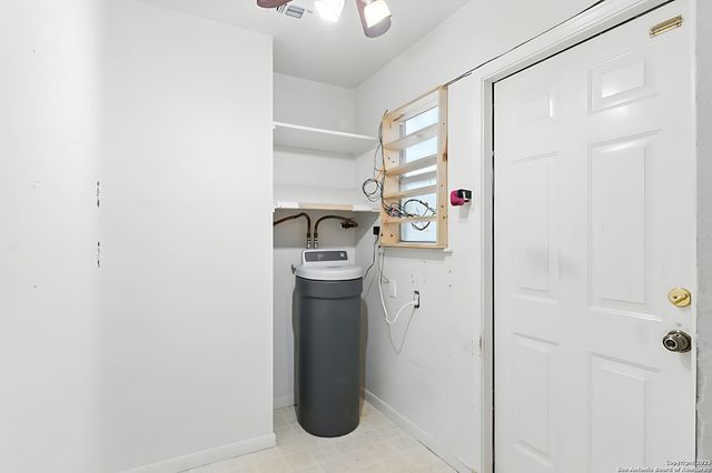 1221 mesquite, Blanco, TX 78606