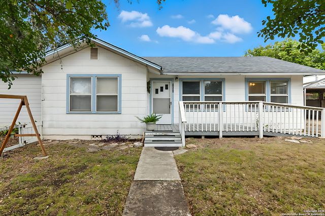 1221 mesquite, Blanco, TX 78606