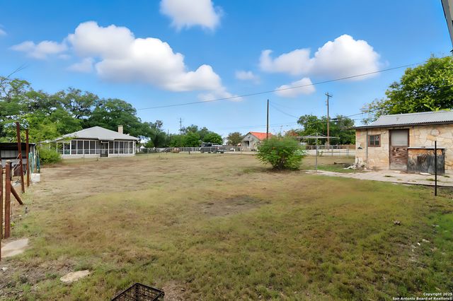 1221 mesquite, Blanco, TX 78606