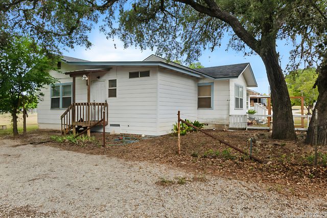 1221 mesquite, Blanco, TX 78606