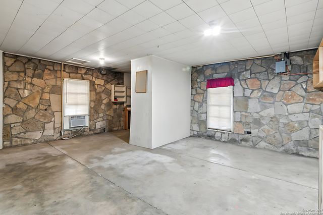 1221 mesquite, Blanco, TX 78606