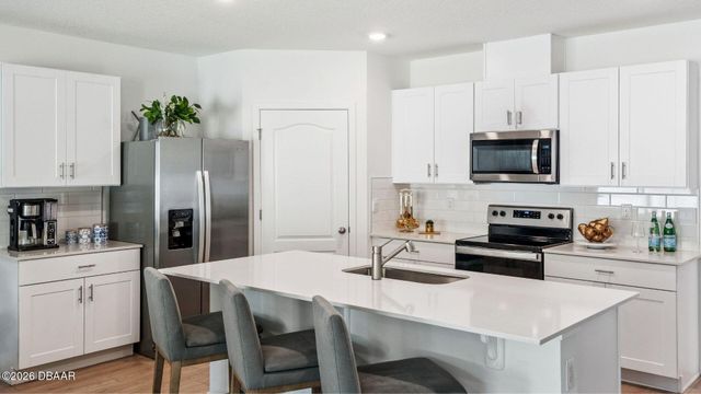 988 Champion Ridge Drive, Daytona Beach, FL 32124