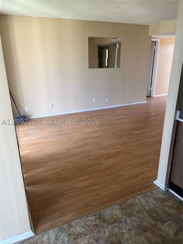 3500 Blue Lake Dr 401, Pompano Beach, FL 33064
