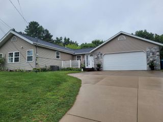 15204 Restwood Drive, Linden, MI 48451