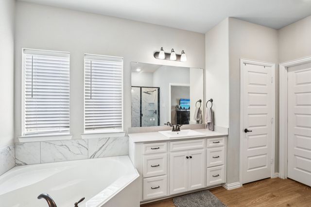 4714 Indian Hawthorn Drive, Venus, TX 76084