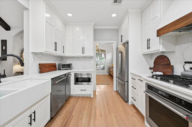 1409 E 35th Place, Tulsa, OK 74105