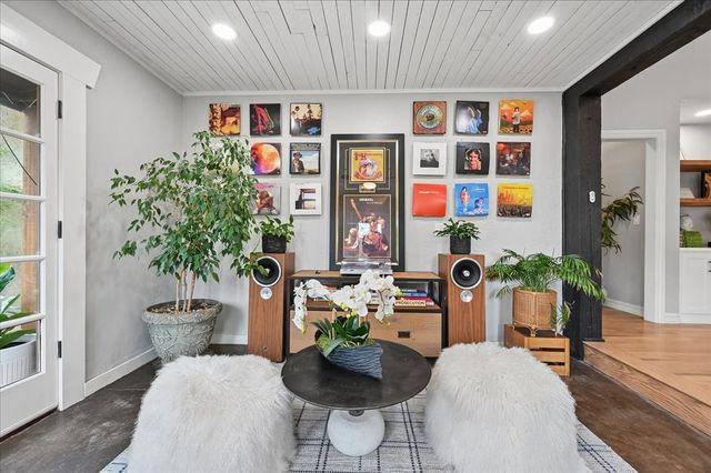 1409 E 35th Place, Tulsa, OK 74105