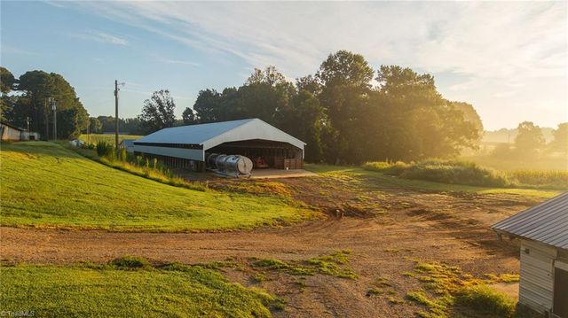 167 Buck Hollow Trail, Ararat, NC 27007