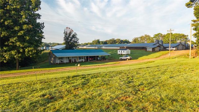 167 Buck Hollow Trail, Ararat, NC 27007