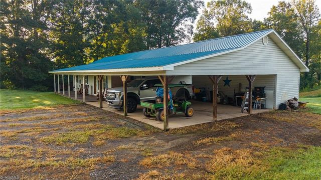 167 Buck Hollow Trail, Ararat, NC 27007