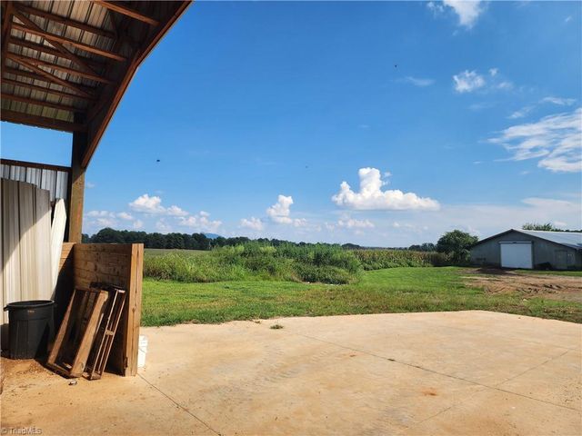 167 Buck Hollow Trail, Ararat, NC 27007