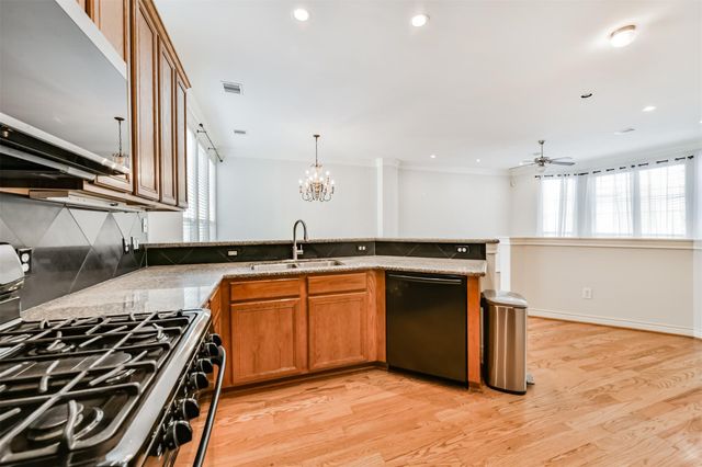 5723 Kansas Street, Houston, TX 77007