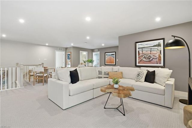 1318 Wharf Hill DR, Smithfield, VA 23430